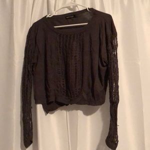 LF (kiwi tucker) small cropped sweater w/ cut outs